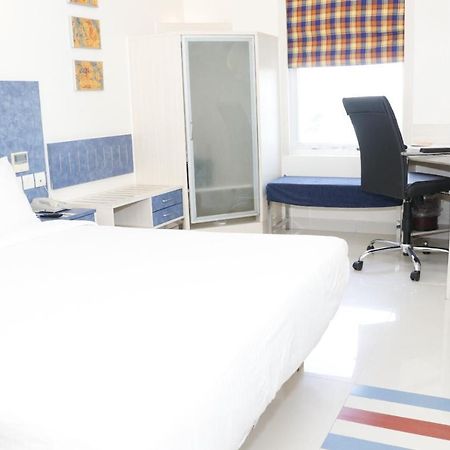 Hometel Chandīgarh Extérieur photo